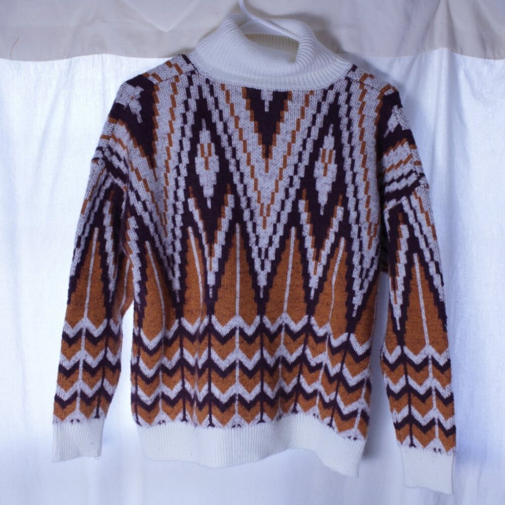 Forever 21 Nordic Style Sweater Medium